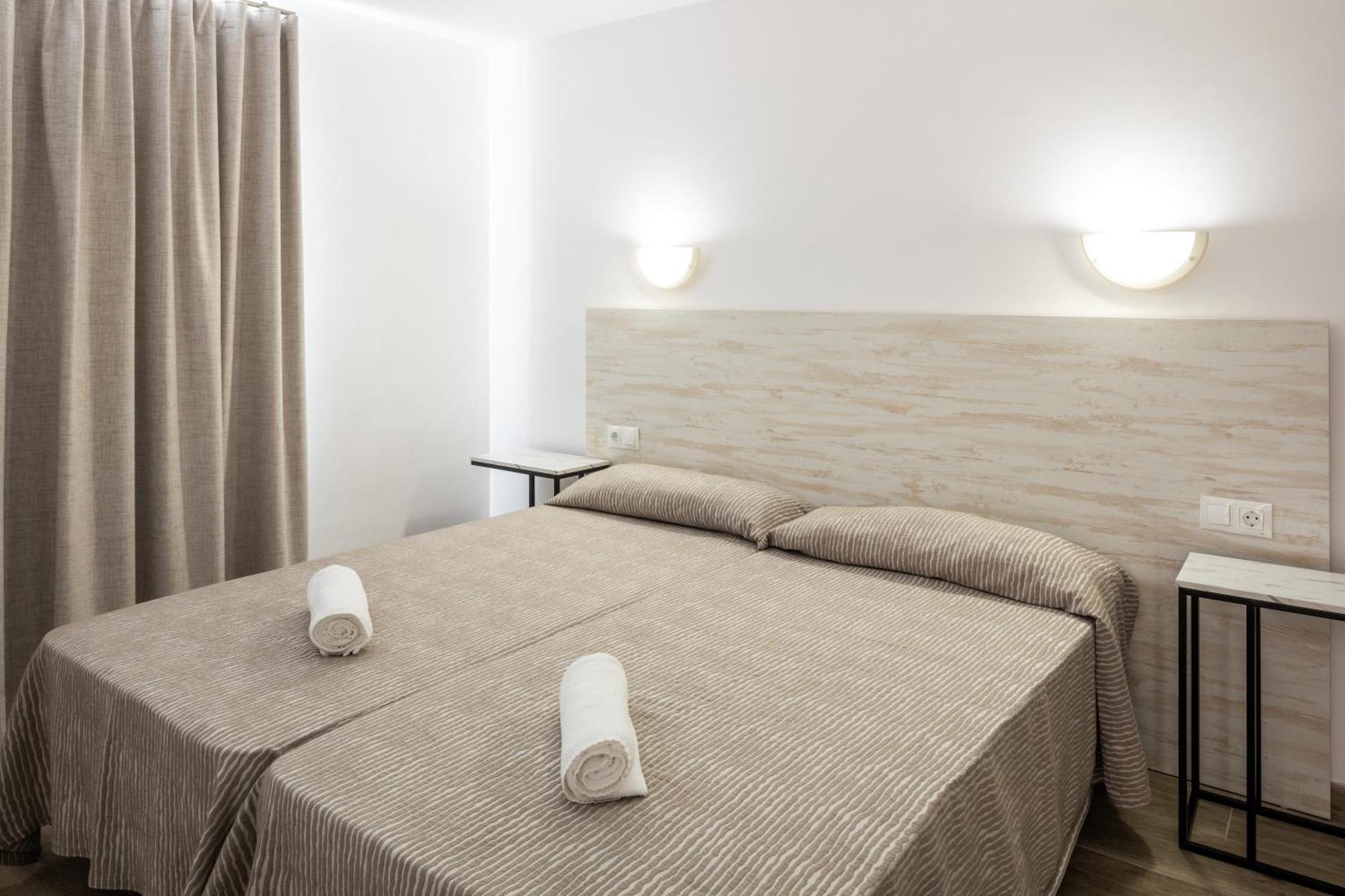 Aparthotel Puerto Cala Vadella Cala Vadella  Kültér fotó